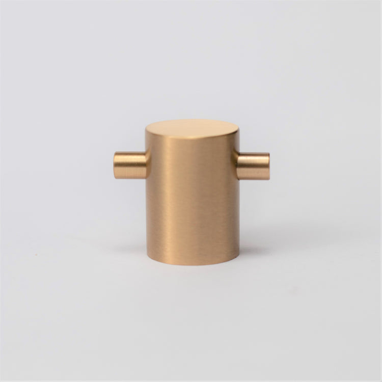 Ipsit Brass Knob